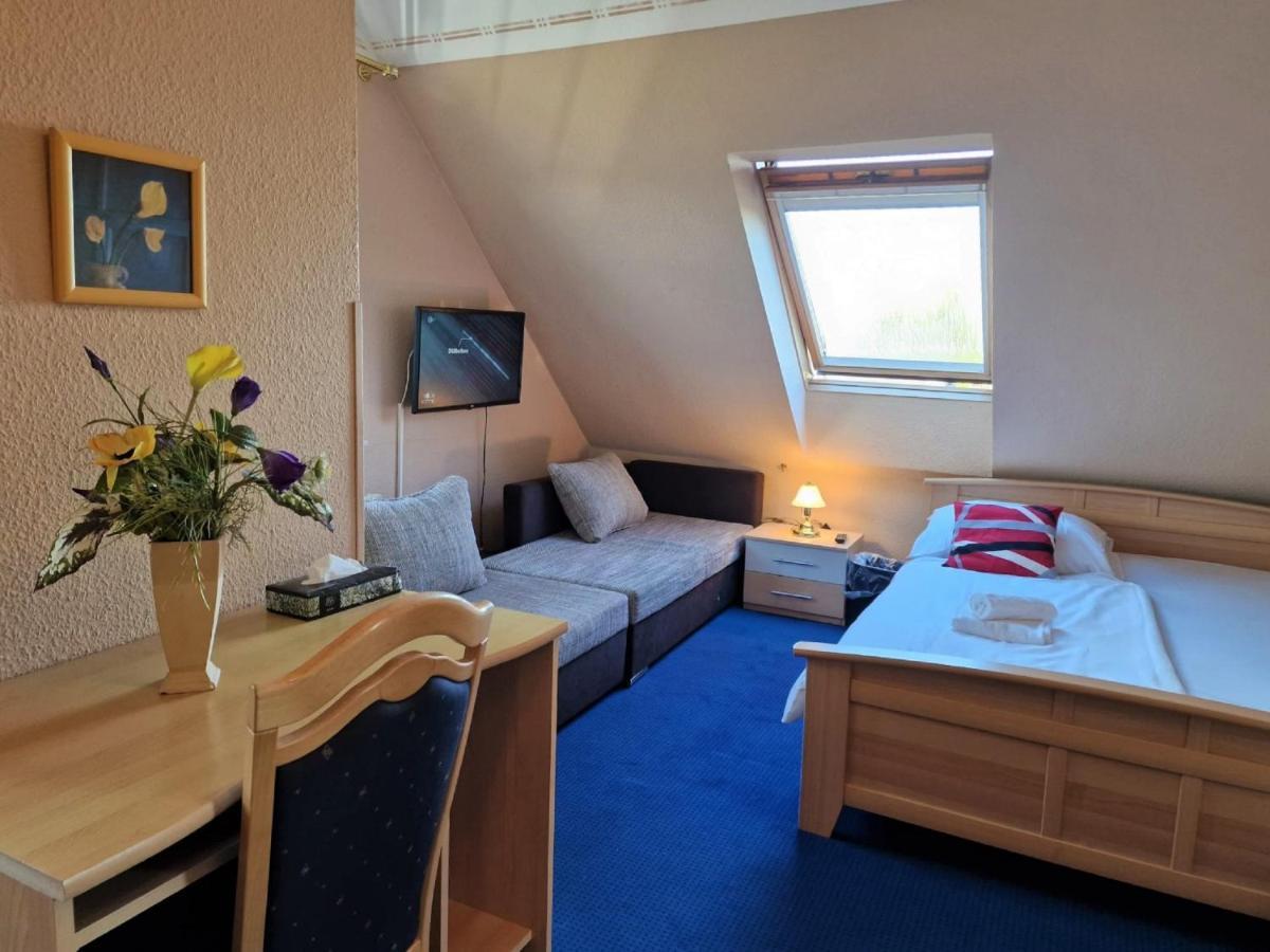 Hotel Altstadt Wassenberg Bagian luar foto